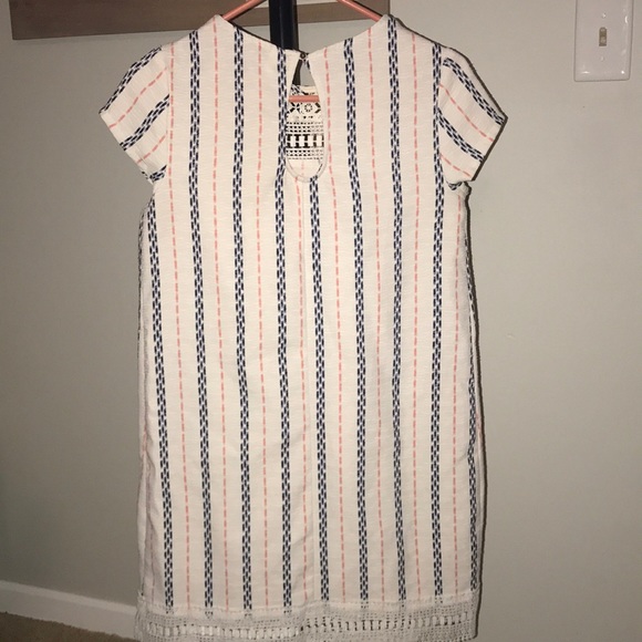 Woman’s Dress - Picture 2 of 3